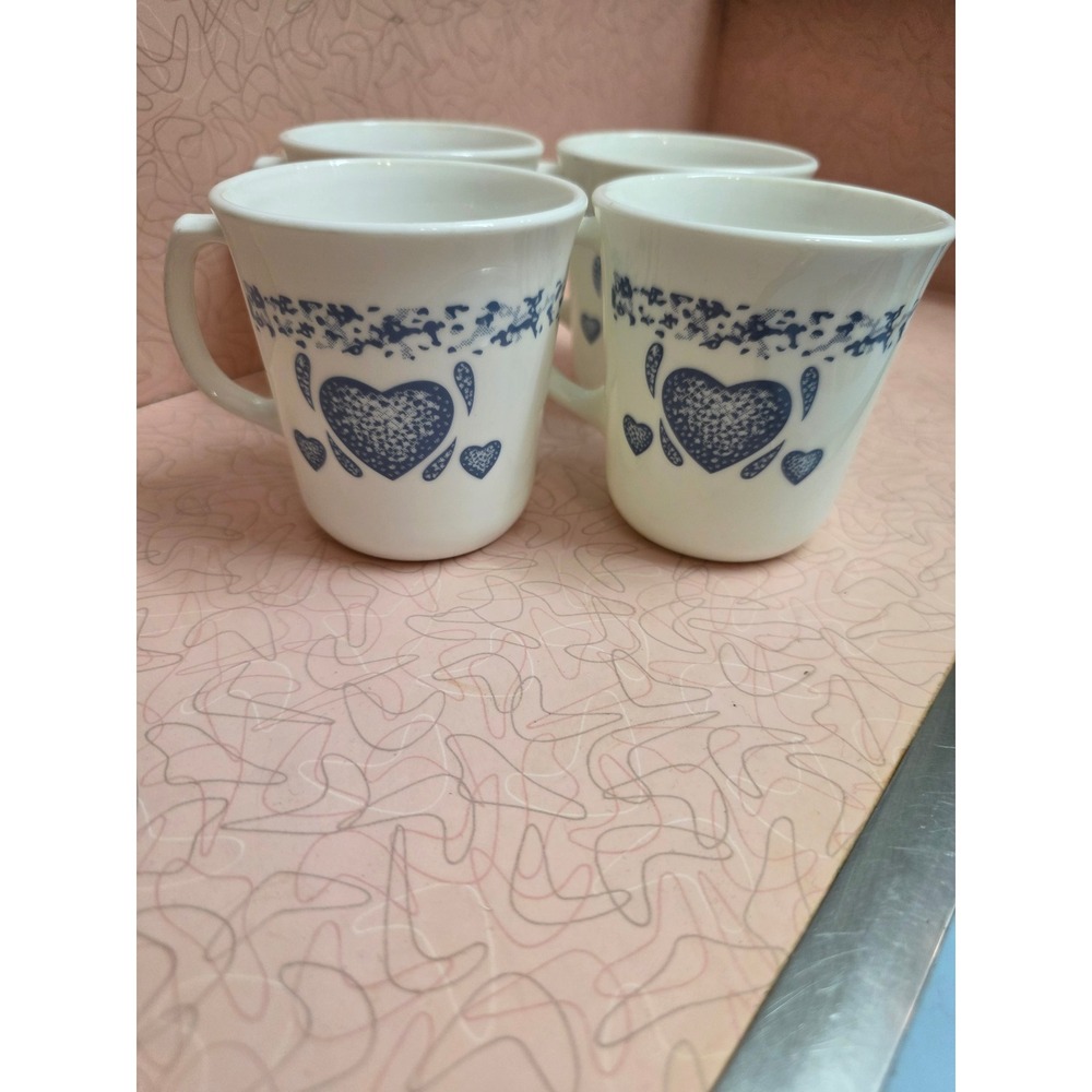 Vintage Corning USA Blue Hearts Mugs Set of 4 White Vitrelle Microwave Safe